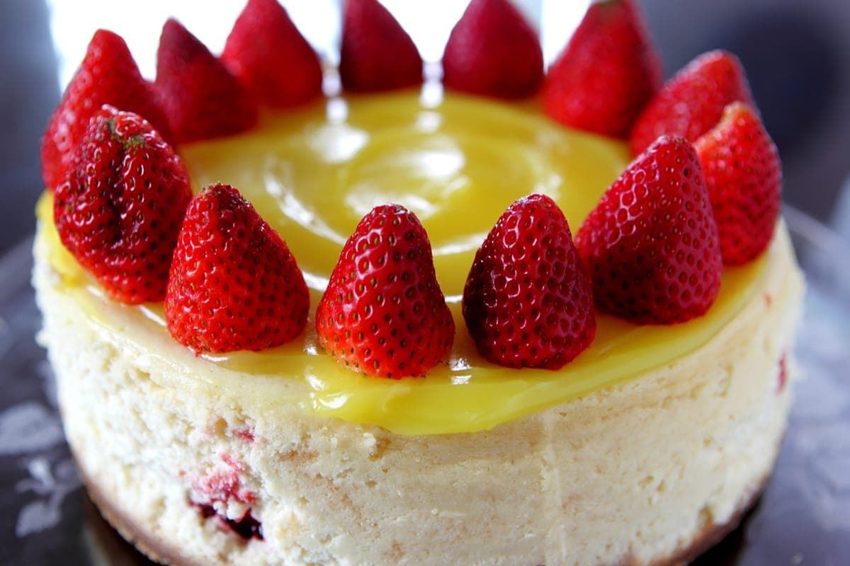 Lemon Glaze Strawberry cheesecakes